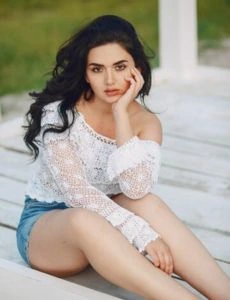 VIP companion girl in Makarpura – discreet service